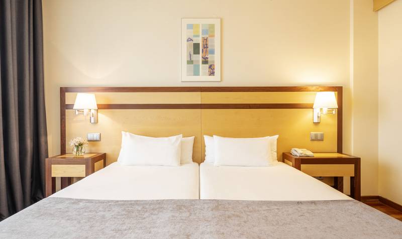 Habitación doble de uso individual Hotel ILUNION Pío XII Madrid