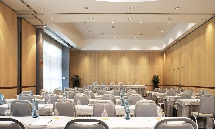 Salón Business 1 Hotel ILUNION Pío XII Madrid Salón Business 1 Hotel ILUNION Pío XII Madrid
